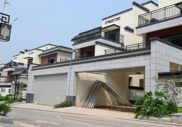 佛山顺德碧桂园银灰色车库门工程黄瓜视频APP免费