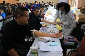黄瓜视频在线下载科技有限公司组织公司内部员工到佛山市第一人民医院进行无偿献血活动